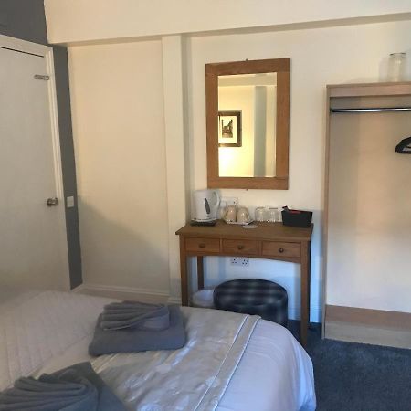The Swan Inn Newport Newport  Extérieur photo