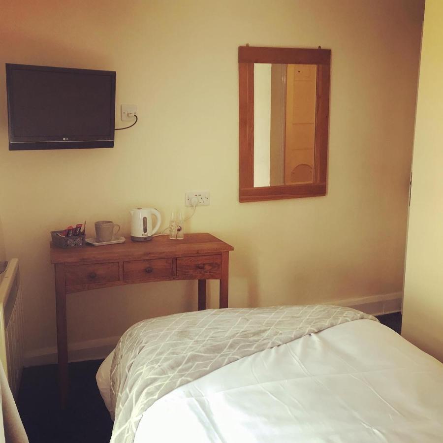The Swan Inn Newport Newport  Extérieur photo