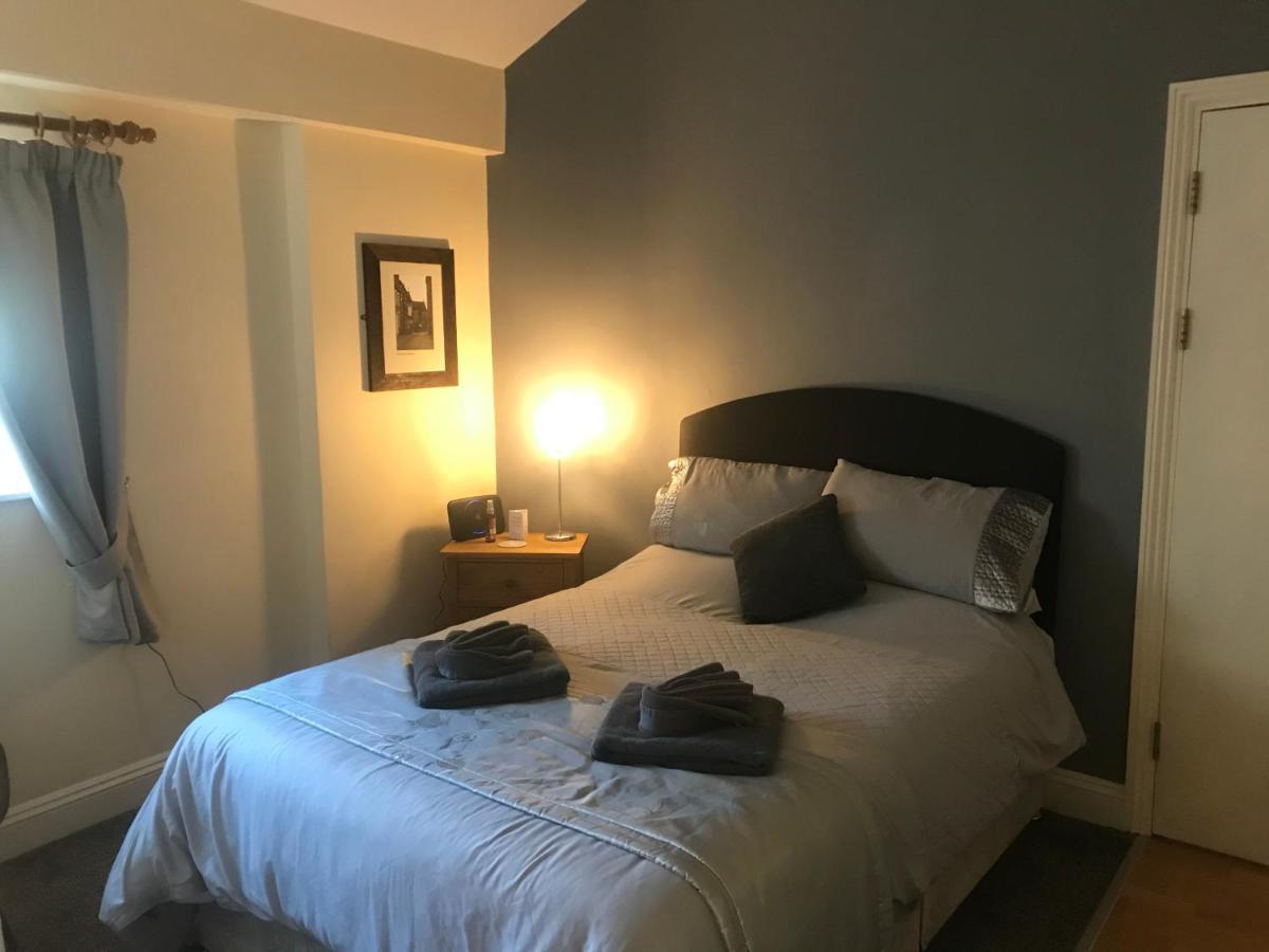 The Swan Inn Newport Newport  Extérieur photo
